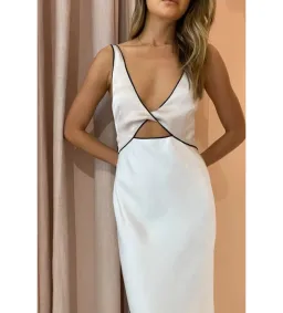 Bec & Bridge Sandy Maxi Dress Ivory Size 12 for rent on The Volte - image 4