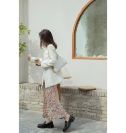 Rixo Kelly Slip Skirt Floral Size UK 10 for rent on The Volte - image 3